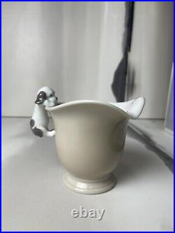 Lladro 6040 Creamer Dog Hanging On Cup NM Condition with Original Box