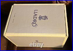 Lladro 6226 Snuggle Up RETIRED! Original Grey Box! Mint! Great Gift! Rare