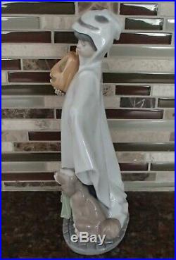 Lladro 6227 Trick or Treat boy in ghost costume w dog & pumpkin- MWOB, RV$450