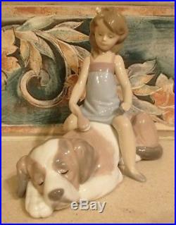 Lladro #6229 Contented Companion girl brushing large dog MINT, no box, RV$285
