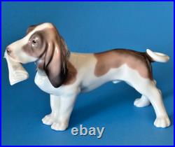 Lladro 6398 Morning Delivery Basset Hound Puppy Dog w Newspaper MWOB, RV$175
