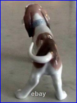 Lladro 6398 Morning Delivery Basset Hound puppy dog w newspaper MIB, RV$250