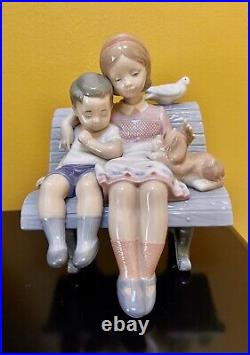 Lladro #6446 Surrounded By Love