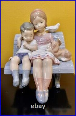 Lladro #6446 Surrounded By Love