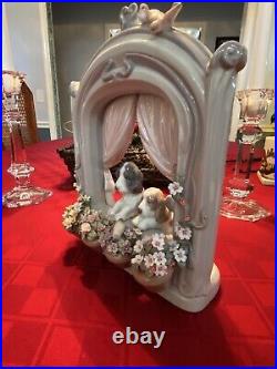 Lladro #6502 Please Come Home Dogs At Window Beautiful Condition