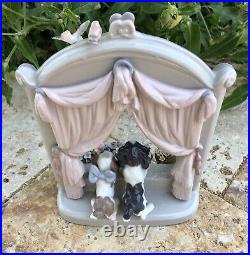 Lladro #6502 Please Come Home Dogs At Window Fine Porcelain Figurine