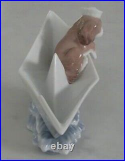 Lladro 6642 Little Stowaway puppy dog adrift in a paper boat MWOB, RV$215