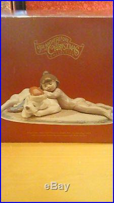 Lladro # 6673 Christmas Buddies Mint with Box Figure Night Before Christmas Dog