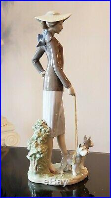 Lladro 6760 El Paseo Diario Walking the Dogs, MINT condition, in box