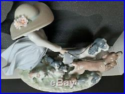 Lladro 6784 PUPPY PARADE Girl Walking Dogs MINT Retired with Original Box