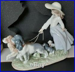 Lladro 6784 PUPPY PARADE Girl Walking Dogs MINT Retired with Original Box
