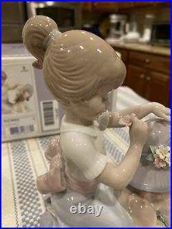 Lladro 6862 An Elegant Touch Perfect Condition In Original Box