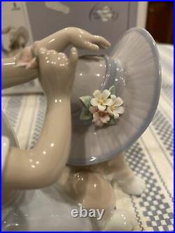 Lladro 6862 An Elegant Touch Perfect Condition In Original Box