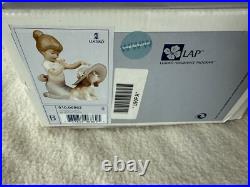Lladro 6862 An Elegant Touch Perfect Condition In Original Box