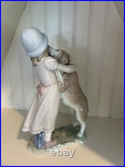 Lladro 6903 A Warm Welcome Excellent Condition