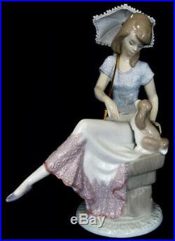 Lladro #7612 Picture Perfect 1989 Lady Sitting With A Dog And Parasol Brand New