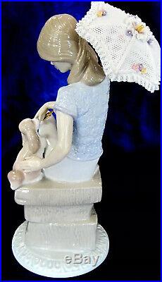 Lladro #7612 Picture Perfect 1989 Lady Sitting With A Dog And Parasol Brand New