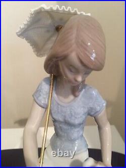 Lladro 7612 Picture Perfect -Collectors Society-Girl With Parasol Seated H8.75