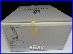 Lladro # 7612 Picture Perfect Woman with Dog & Parasol Porcelain Figurine with Box