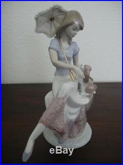 Lladro #7612'Picture Perfect' in Mint Condition in Box Girl withDog & Parasol