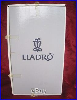 Lladro #7617 Garden Classic 1990 Lady Parasol Dog Signed By Mari Carmen In A Box