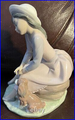 Lladro 7645 By My Side RETIRED! Glossy! Mint condition! No Box! Rare