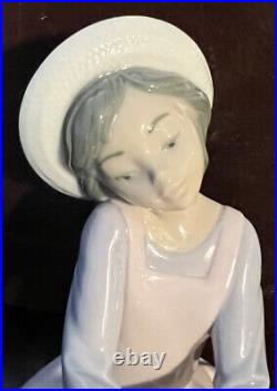 Lladro 7645 By My Side RETIRED! Glossy! Mint condition! No Box! Rare