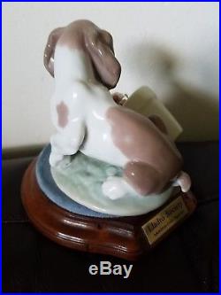 Lladro 7672 It Wasn't Me Dog Collectors Society 1998 Retired with Base