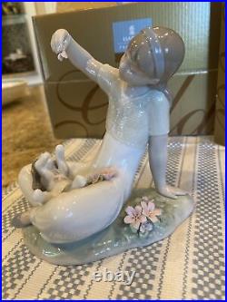 Lladro 7711 Playtime With Petals Brand New Condition in Original Box