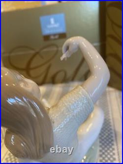 Lladro 7711 Playtime With Petals Brand New Condition in Original Box