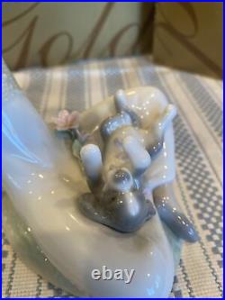 Lladro 7711 Playtime With Petals Brand New Condition in Original Box