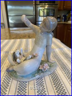 Lladro 7711 Playtime With Petals Perfect Condition