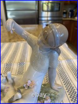 Lladro 7711 Playtime With Petals Perfect Condition