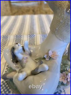 Lladro 7711 Playtime With Petals Perfect Condition