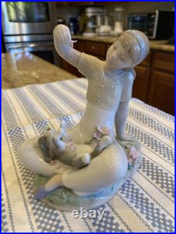 Lladro 7711 Playtime With Petals Perfect Condition