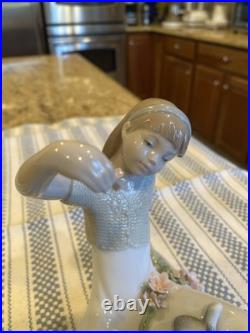 Lladro 7711 Playtime With Petals Perfect Condition