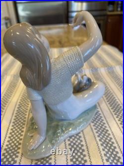 Lladro 7711 Playtime With Petals Perfect Condition
