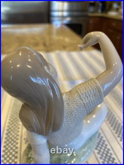 Lladro 7711 Playtime With Petals Perfect Condition