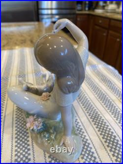 Lladro 7711 Playtime With Petals Perfect Condition