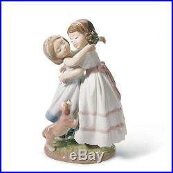 Lladro 8046 Give me a hug! Two Girls and the Dog Figurine 01008046 New