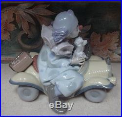 Lladro 8136 Trip to the Circus clown with dog in yellow toy car MWOB, RV$770