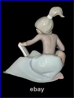 Lladro''A Lesson Shared'' Vintage 1987 Porcelain Girl Reading with Dog #5475