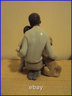 Lladro A MOMENT TO REMEMBER African Black Legacy Father with Son and Dog NIB