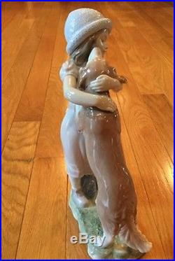 Lladro A WARM WELCOME #6903 Figurine Girl & Golden Retriever Dog Hugging Mint