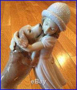 Lladro A WARM WELCOME #6903 Figurine Girl & Golden Retriever Dog Hugging Mint