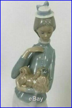 Lladro A Walk With The Dog #4893 Woman Holding Umbrella Parasol15 Tall Mint