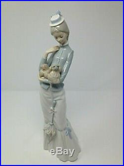 Lladro A Walk With The Dog 4893 Woman Pekingese Figurine 14.5 Mint