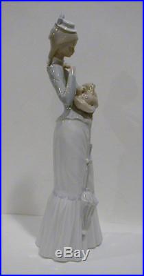 Lladro A Walk With The Dog Woman with Pekingese Dog & Parasol #4893