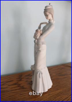 Lladro- A Walk with the Dog Matte Original Box #4893