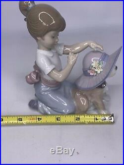 Lladro An Elegant Touch #6862 Girl and Dog Wearing a Hat a5aa